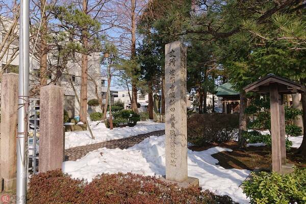 分倍河原駅に背を向ける騎馬像 一体どんな武将？ そもそもJR南武線の方を見ていないワケ