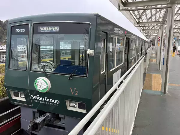 「大手私鉄で唯一の鉄道」41年ぶりの新型車両で超進化！ “遊園地のおとぎ列車”の面影ゼロ!? 西武「レオライナー」