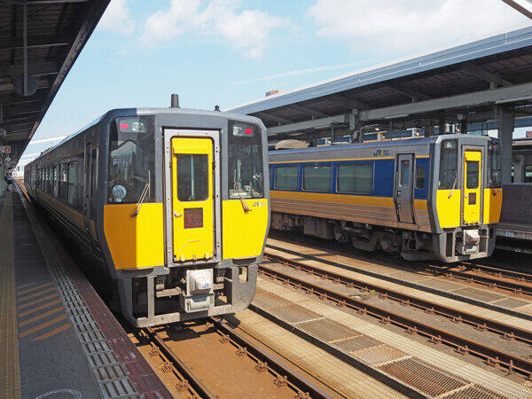 「自動改札機が無い」県庁所在地の中心駅がいよいよ消滅…なのか？ 徳島駅もついに導入へ 見方が分かれる“最後の砦”とは