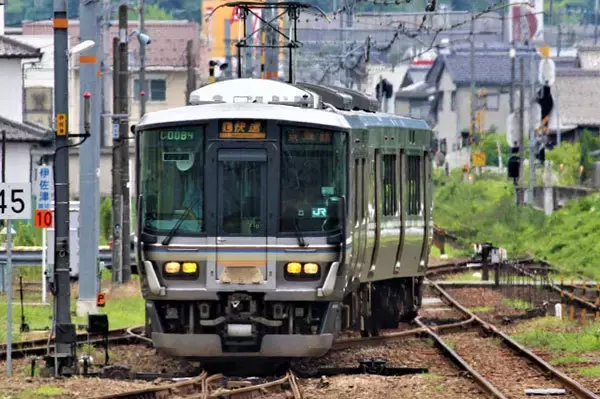 ご当地ICOCAポイントで「運賃の15％還元」 自治体の新たな鉄道利用促進策