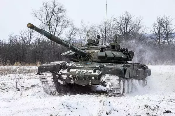 ロシア軍の車列が丸ごと壊滅？猛威を振るうドローン ウクライナ国防省が映像公開