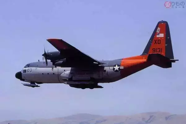 「珍機「スキー付きハーキュリーズ」何のため？ ベストセラー輸送機C-130派生型 滑って着陸!?」の画像