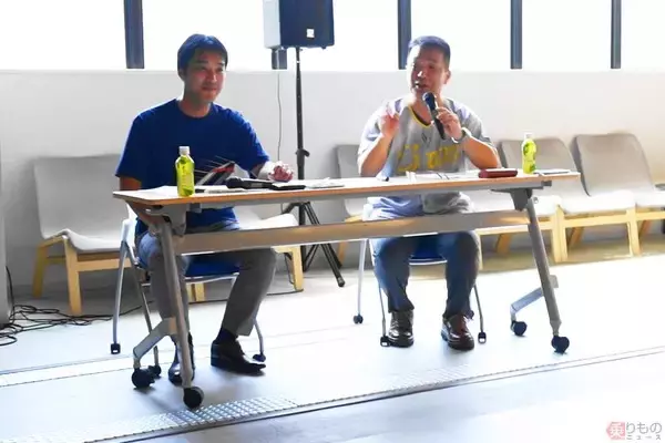 「ラビューの「丸すぎる頭」大変じゃない？ ロマンスカーに肘掛けないのは？ 小田急と西武“中の人”対談」の画像