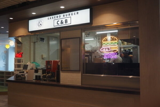 福岡空港の「新・カロリー地獄」で爆食してきた結果…「アレ？完璧じゃん！」→日本人の心をブッ壊す驚愕メニューとは