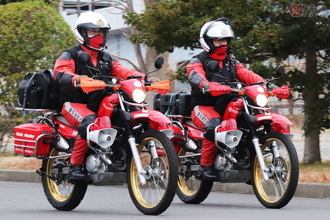 じわじわ普及「赤バイ」誕生のきっかけは社長の閃き “バイク＋消火器、いいじゃん！” でも60年かかったワケ