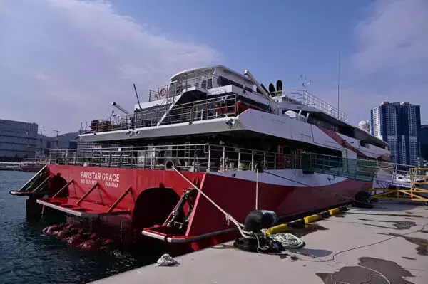 「失意のうちに日本を去った「元JRの最新高速船」が“韓国”でデビュー！ “日本船だらけ”の中を本気走り!?」の画像