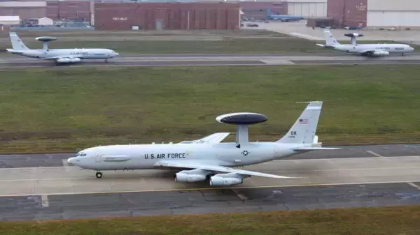 「世界最強の米空軍力の要が「オンボロ空中警戒管制機」ってなんで!? 判断の遅れが招いた致命的な“空白期間”」の画像