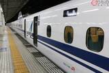 「東京「夜発」→新大阪「朝着」の新幹線、定着なるか？ “新たな移動手段”のメリットとは 深夜のホームで非日常体験も」の画像1