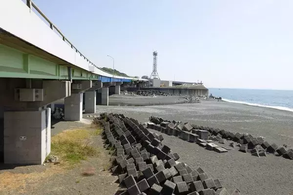 神奈川と静岡を結ぶ「第三の東名」、一体どこをブチ抜く!? 超壮大な“新道路計画” 現在の検討状況は 伊豆湘南道路