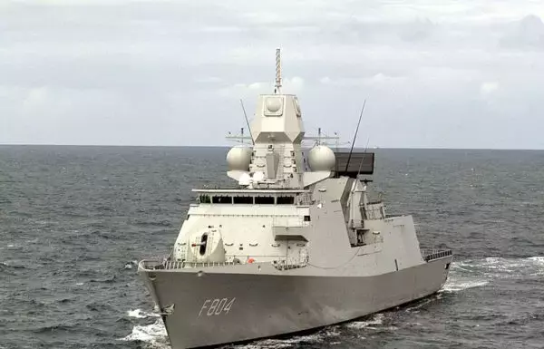 中国軍がオランダ艦の通過を「不法侵入」と猛抗議！ 警告する動画を公式公開 国際的な係争続く海域