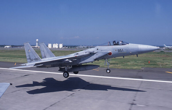中国軍の“胴体2つ”の偵察・攻撃機 沖縄本島沖を飛行！ 空自機が警戒・監視 付近には情報収集機の姿も