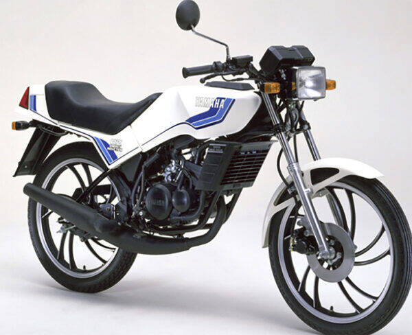 「一部マニアにしか良さがわからない」なんであんなに流行ったの…？ 角目＆カクカクなバイクが生まれた“時代” 「実車版LEGO」まで