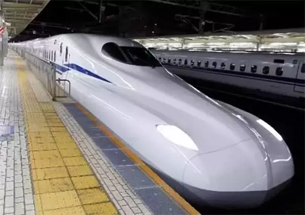 「幻想じゃない!?」 ”泊まれる”東海道新幹線8月出現にSNS沸騰！ “掟破りの9時間”に「革命が起こる気がする」