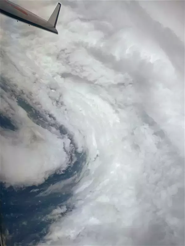 「目標は台風や噴火！ 自然災害にあえて飛び込む「観測飛行」パイロットというお仕事」の画像