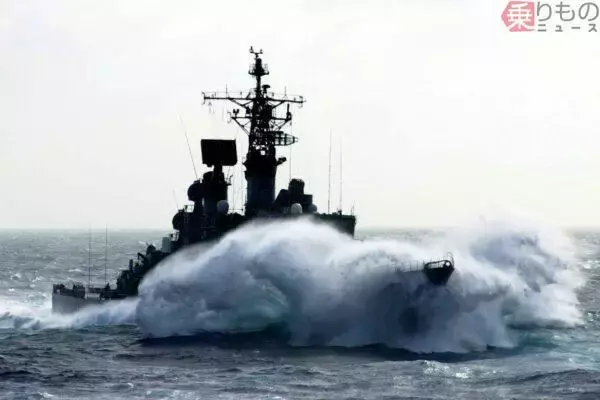 最終手段の想定も!? 海上自衛官が回答「暴風雨を乗り越える護衛艦」の過酷な台風逃れの裏側