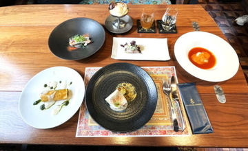 東急の豪華列車が「岐阜駅」に出現！ 新快速や快速の間を縫うように走る!? 何がスゴいのか体験してみた