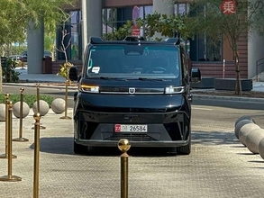 走行20分間、ハンドル操作ゼロ！ 中東の「完全自動運転タクシー」に乗る…実際どうなの!?