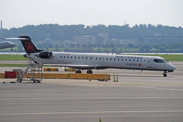 「フランス語を話さなかった」で航空会社トップが辞任へ カナダ首相「適切」 決定打が“旅客機事故”ではなかった特殊事情