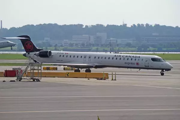 「「フランス語を話さなかった」で航空会社トップが辞任へ カナダ首相「適切」 決定打が“旅客機事故”ではなかった特殊事情」の画像