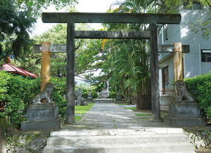 鳥居をくぐったら“キリスト教の教会”だった――かつての「日本」台湾に残る神社がゆる～くカオスな件 驚愕のリメイク版も!?
