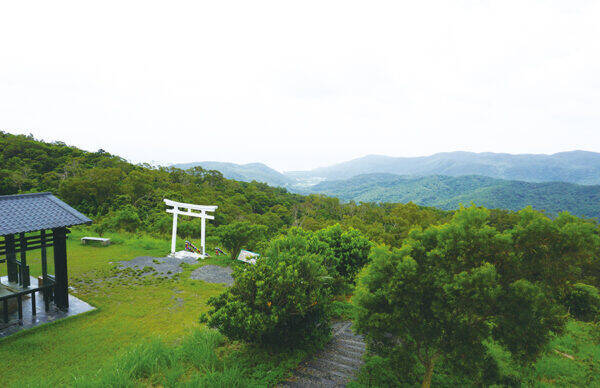 鳥居をくぐったら“キリスト教の教会”だった――かつての「日本」台湾に残る神社がゆる～くカオスな件 驚愕のリメイク版も!?