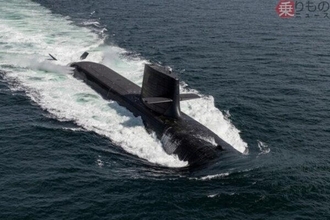海自と米海軍の潜水艦が洋上で並んだ！西太平洋で「珍しい光景」が実現 “大きな違い”も
