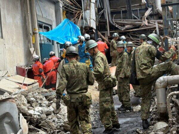 被災地で自衛隊が「他人の土地」へ勝手に入っている…法的根拠は？ 彼らに与えられた権限とは