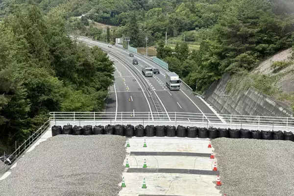 「「逆走も落下物も地滑りもわかります」 高速道路会社の夢「リアルタイム全線監視システム」が画期的すぎた！ カメラも電源も不要 カギは“昔からあるケーブル”」の画像