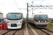 JR特急「最新のグリーン車」は異次元の快適さ 足元がグランクラス並みに広い!? 気兼ねなくリクライニング可能