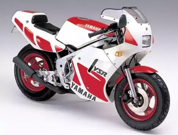 「ナニ乗ってた？ 80’s「走り屋50cc」たち 「そんな乗り方あるのか！」ユーザーがブームを牽引」の画像