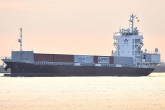 船長が陸にいる時代に？ 世界初「東京湾で大型船無人運航」の凄み 超混雑海域の成功に自信