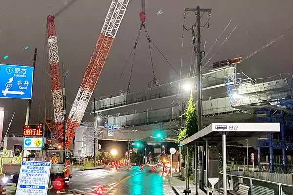 圏央道の橋、架かりました！ 横浜「環4」を巨大橋が跨ぎ風景一変 田園のJCT工事は大詰めへ