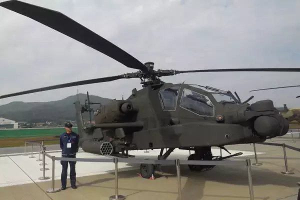 オワコン化しつつあった「戦闘ヘリ」一転、なぜ”大量導入”へ？ 将来は「まるでガンダムの戦い方!?」進化の方向性とは