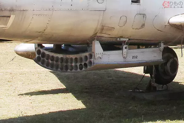 「「腕3本欲しい…」隊員泣かせ10年で退役 犬っ鼻戦闘機「セイバードッグ」日本への寄与」の画像