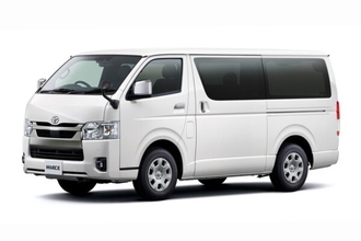 ハイエース牙城は崩れず!? 新商用バン「PV5」上陸で見えた“棲み分けこそ現実解”その意味「価格・積載・コスト」で比べてみた！