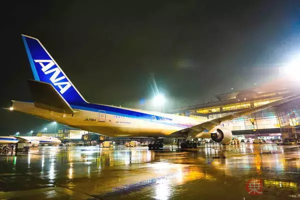 「マジか！」SNS騒然！ 深夜の羽田で“超低空180度ターン”驚異の着陸目撃続出！ 現代に蘇った「羽田カーブ」の正体