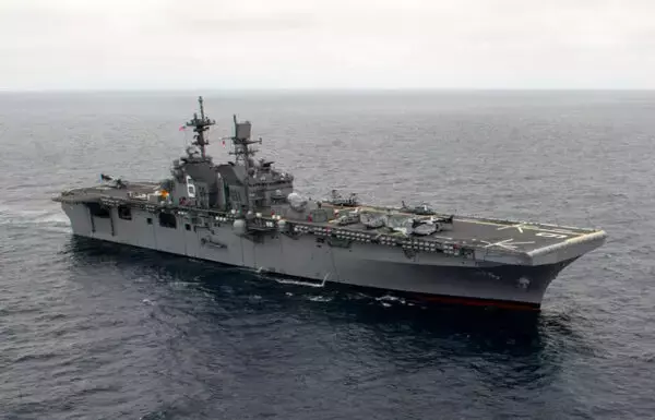 ガンダム世界の“異常なほど巨大な航空機”や“浮く軍艦”その異次元の性能とは？ MSより脅威的な兵器!?