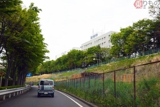 東京で最も「計画とかけ離れた姿で開通」した道路？ 巨大な道路空間がいよいよ変貌！ 一大ボトルネックの4車線化が進行中