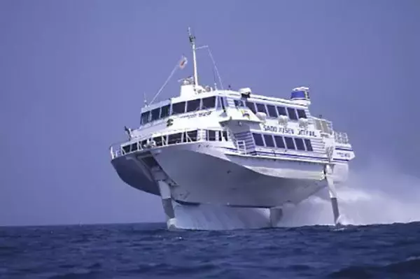 新体制の佐渡汽船“増便” 新潟航路10往復化＆直江津航路も ジェット船活躍