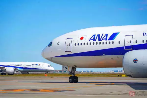 ANAグループ、4年ぶりのCA新卒採用再開へ 「ANA」「ANAウイングス」で キャリア採用も