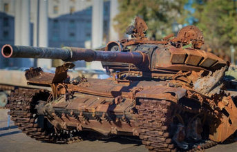 巧妙に潜む戦車も“空飛ぶ刺客”が撃破「前線から遠く離れた戦車」も狙われるようになり 出没数も激減？