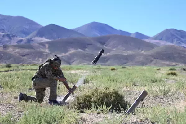 ドローンから自爆ドローンを発射!? 米海兵隊の秘策「親機×子機」連携が示す“戦術の劇的変化”