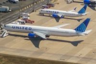 ユナイテッド航空機がトラックを粉砕！ ”頭上から襲われる”戦慄の瞬間、運転席視点の映像が公開 AirNavRadar