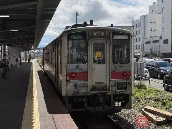 「夏だけホテルもレンタカーも「べらぼうに高い！」 季節で極端に違う「変動が大きすぎる都市」そのワケとは？ 逆に“穴場”を狙うなら？」の画像