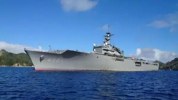 「空母改造いずも型」の“次”はどうなる？ くすぶる「本格的空母」導入論 改修の知見どう活かす