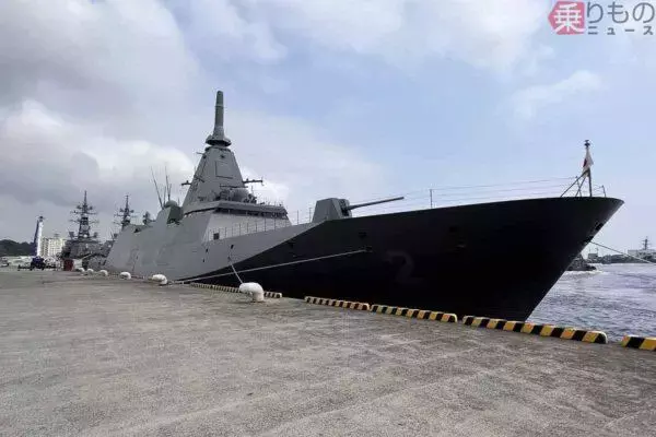 快適だけど寝床は583系!? 謎多き海自「最新護衛艦」に宿泊 夜食スイーツと温水洗浄便座のウラにある省人化の現実