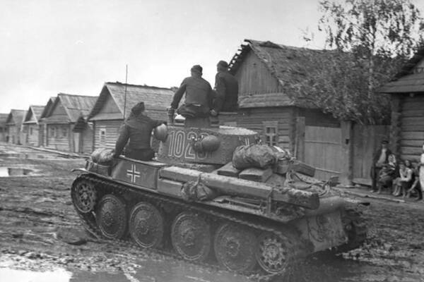 ドイツの電撃戦もこの戦車がなければ実現しなかった!? 大戦序盤の機甲部隊を支えた戦車とは 実は“チェコ製”