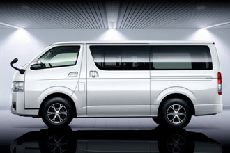 次期ハイエースは「ワンボックスを捨てるのね」 コンセプトから見える“全方位に対応する”商用車戦略とは？