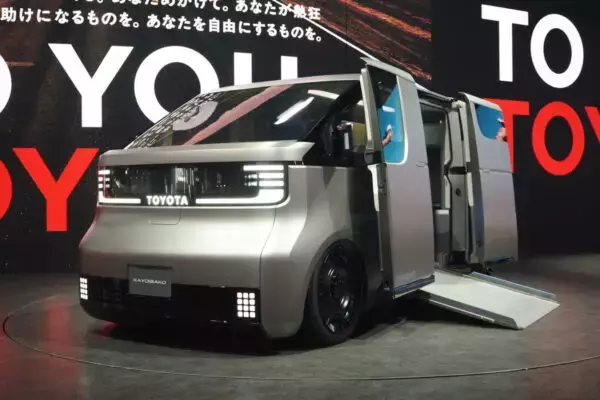 「次期ハイエースは「ワンボックスを捨てるのね」 コンセプトから見える“全方位に対応する”商用車戦略とは？」の画像