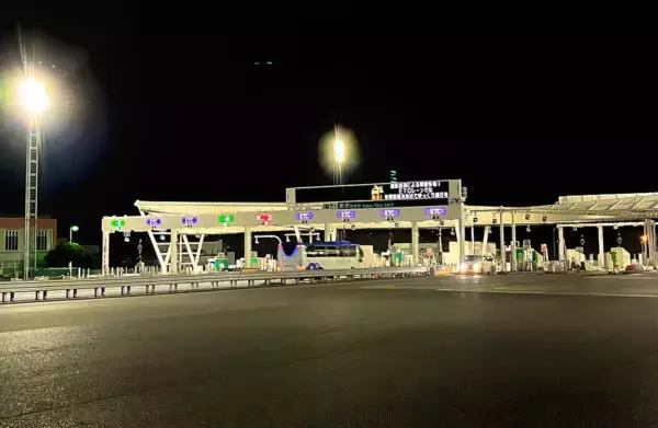 「高速の深夜割引」は何のため？ “走った分だけ割引”への見直しは“誰得？”のワケ 「全部ヤメにすれば」と専門家